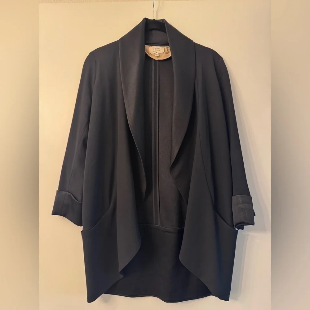 Wilfred from Aritzia Black Drapey Blazer - Sz 00